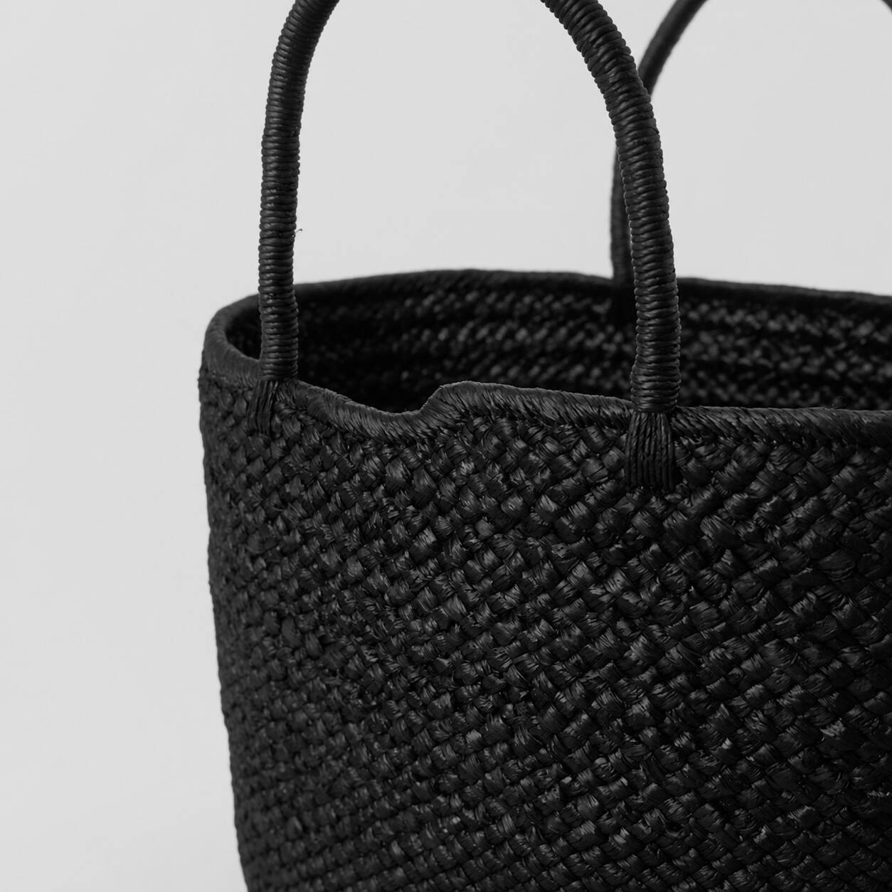 AMPIANA Marche bag S Black｜アンピアーナ マルシェバッグ｜LETTERS