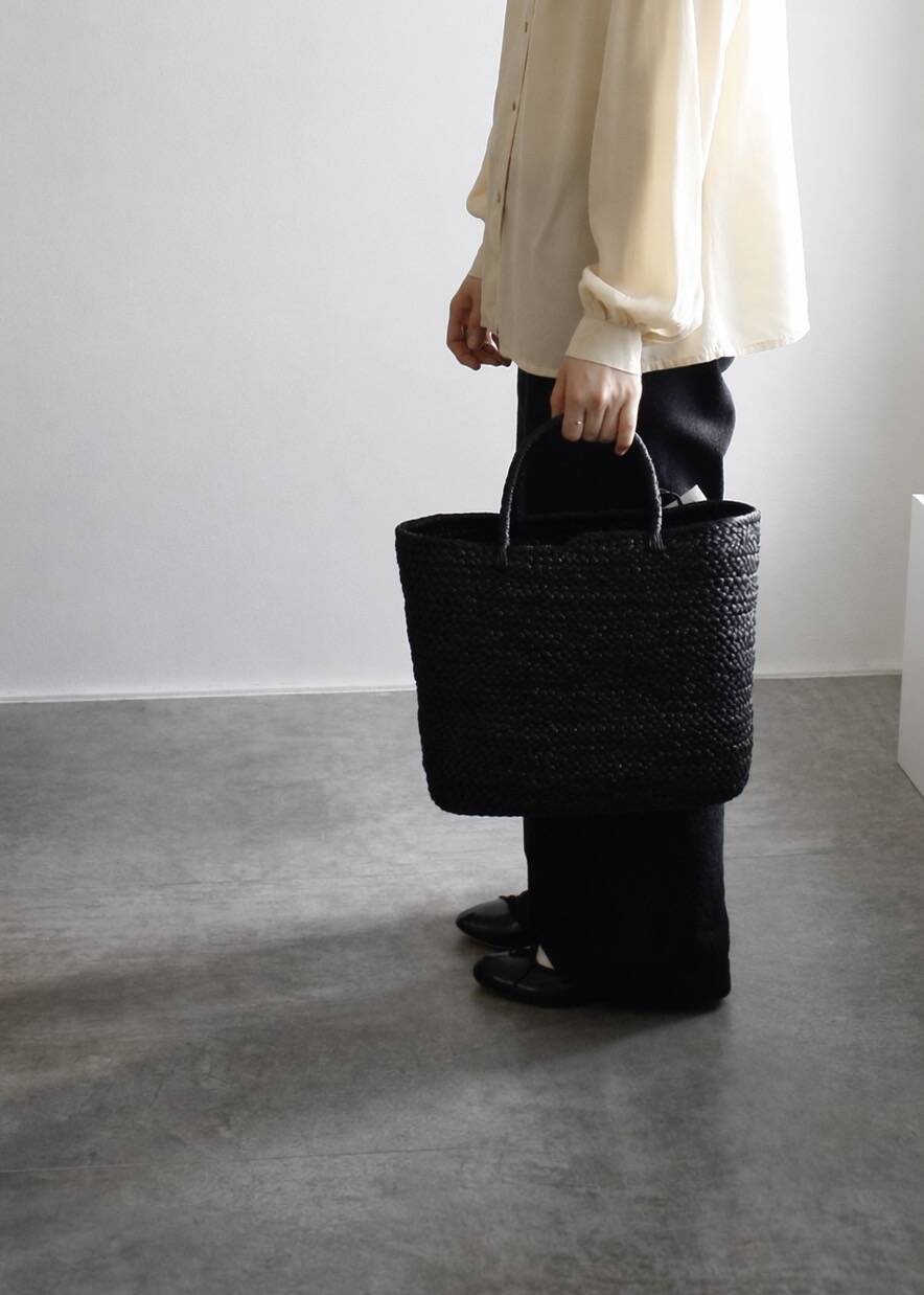 AMPIANA Marche bag M Black｜アンピアーナ マルシェバッグ｜LETTERS