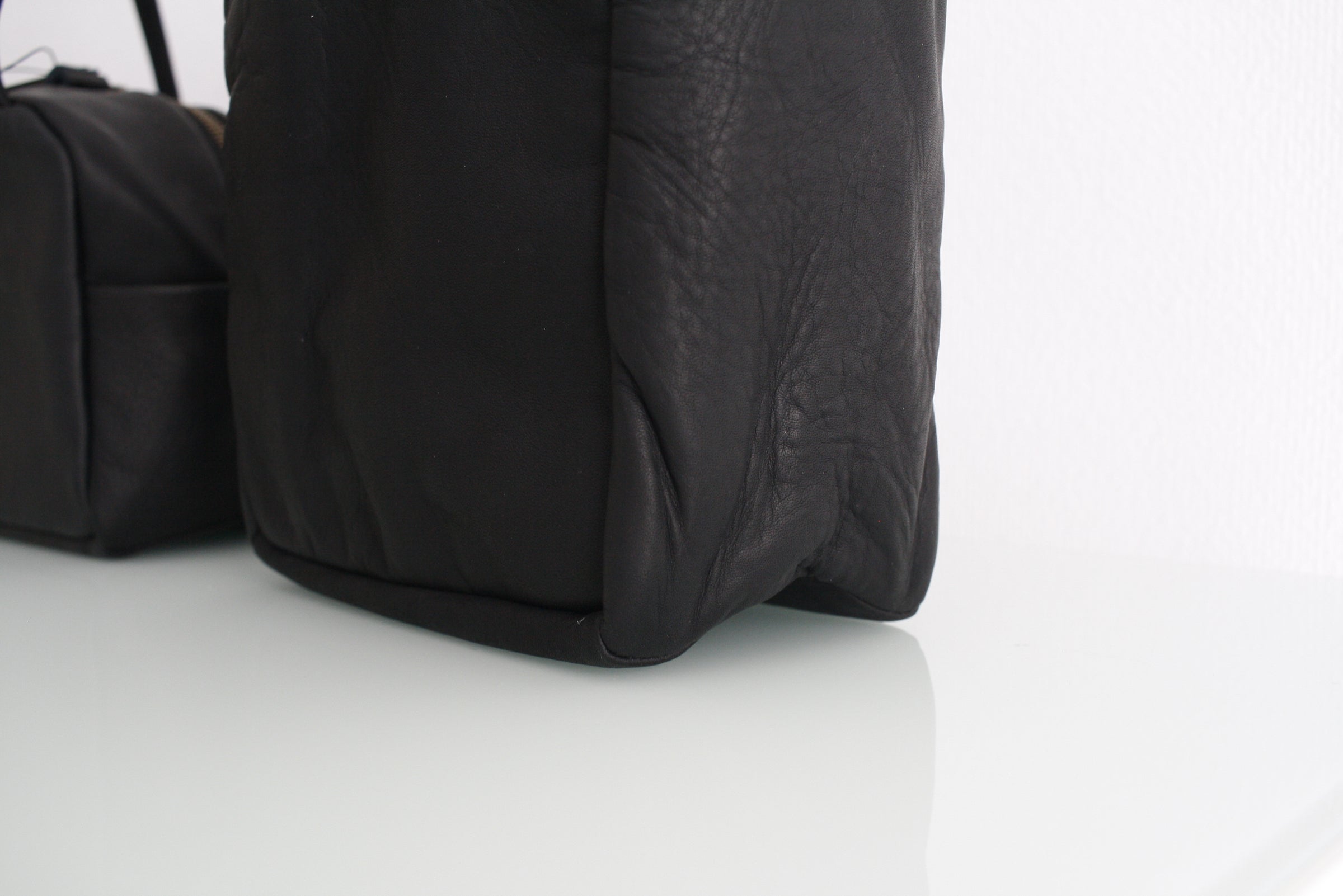 a アー ボストンバッグ L ブラック｜アー 取扱Shop｜LETTERS | LETTERS